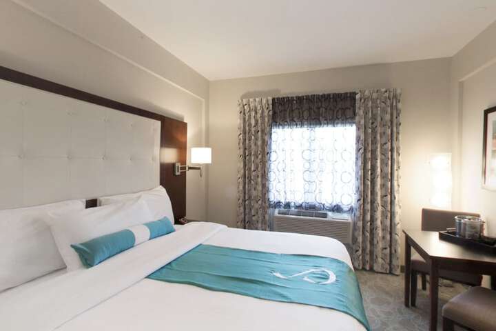 Room 9 of 37