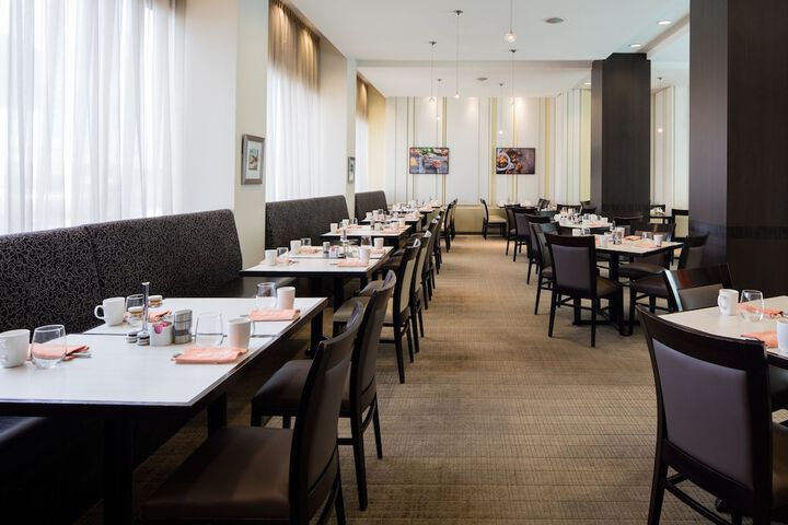 Dining 60 of 79