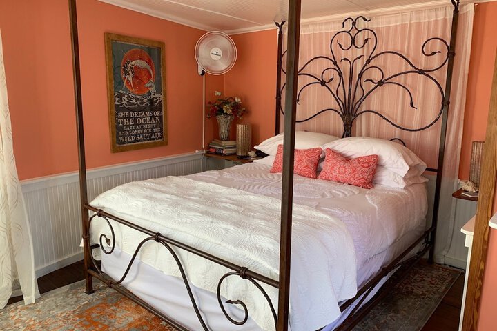 The Newport Belle