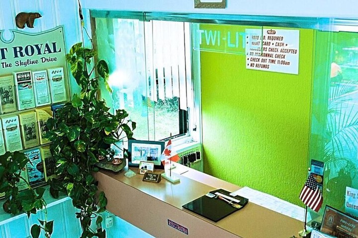 Twi-Lite Inn