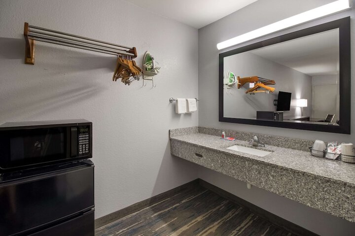 Room 14 of 20