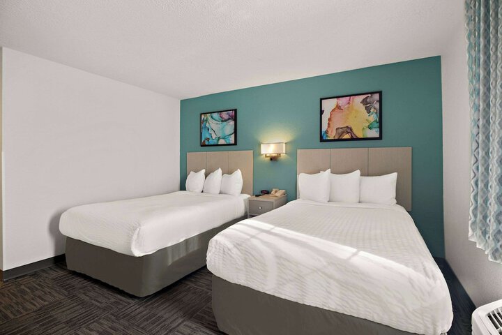 Room 26 of 46