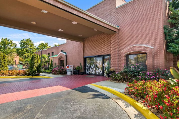 Hotel 2 of 57