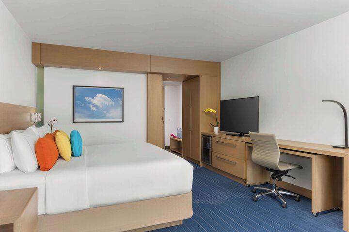 Room 53 of 90
