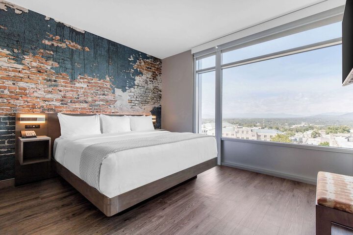 Room 34 of 99