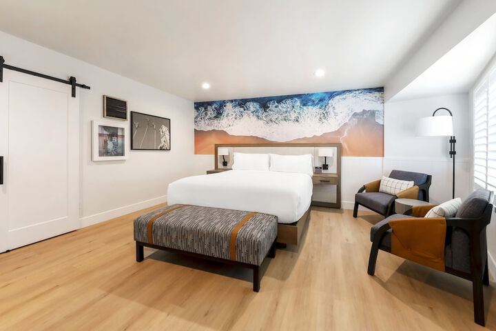 Del Mar Beach Hotel