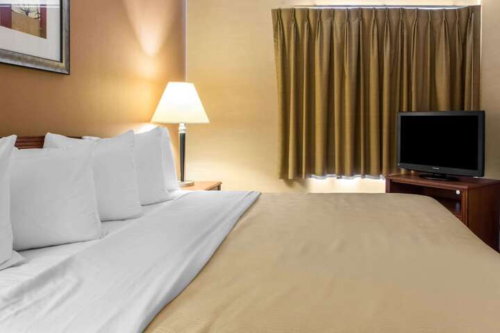 Room 10 of 29