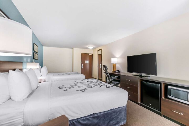 Room 44 of 72