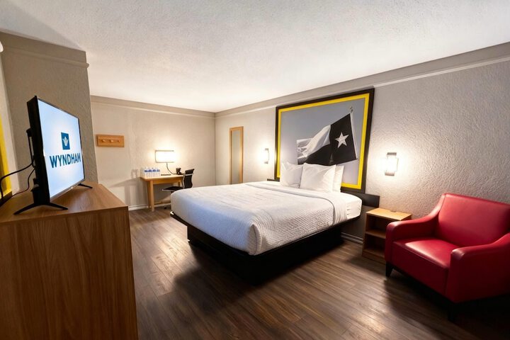 Super 8 by Wyndham Nacogdoches Near University