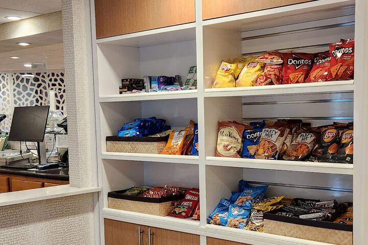 Holiday Inn & Suites Parsippany Fairfield by IHG