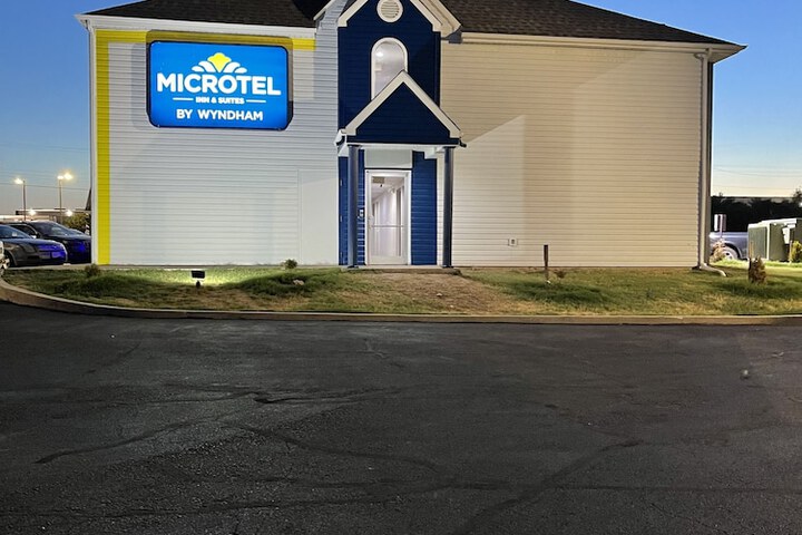 Hotel 2 of 31