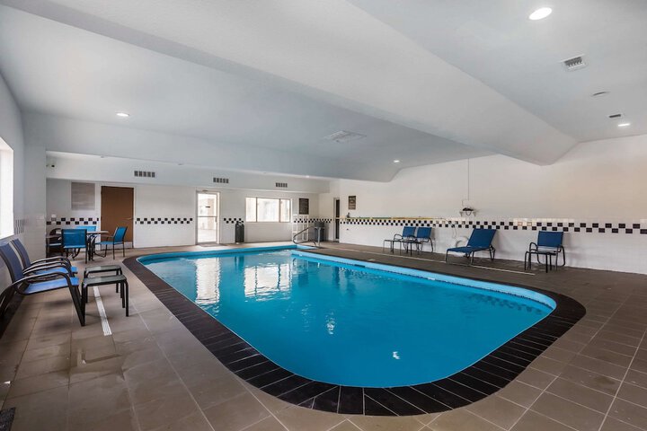 Pool 14 of 65