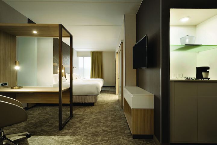 Room 17 of 27