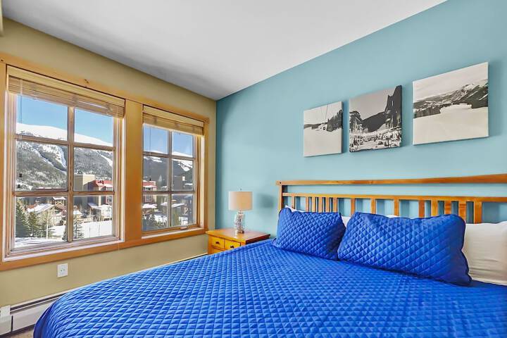Luxury Remodeled Passage Point Condo - Short Walk to Lifts - Incredible View - PP403 by Redawning