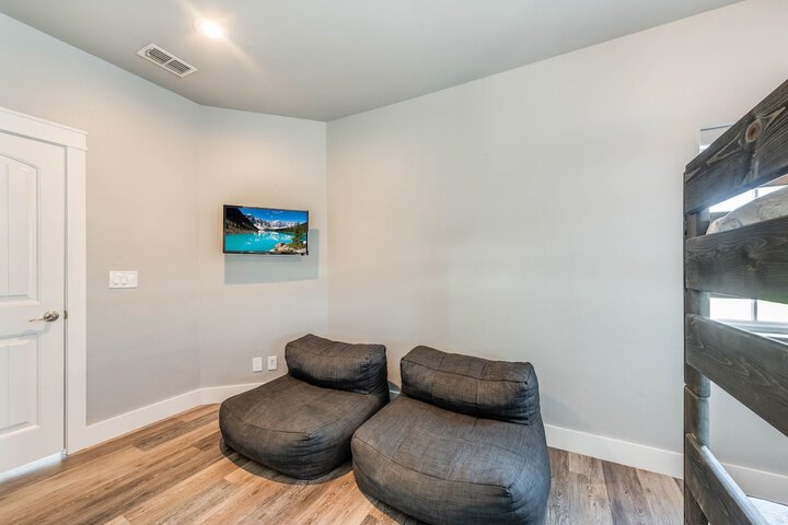 Room 26 of 42