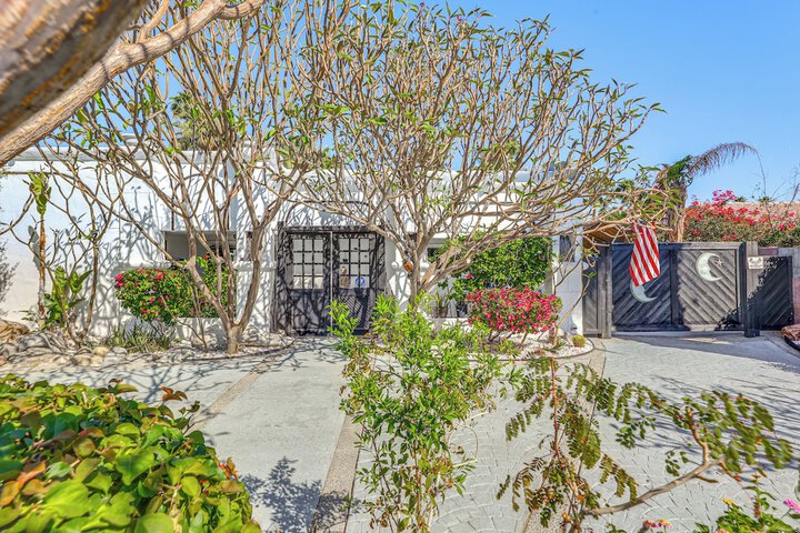 Golf Shop & Hike: Sleek Rancho Mirage Studio