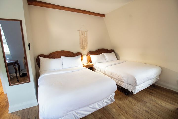 Room 45 of 103