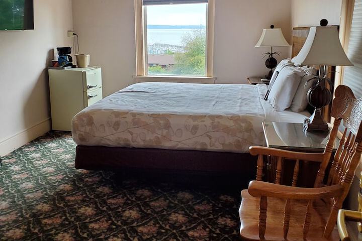 Room 52 of 68