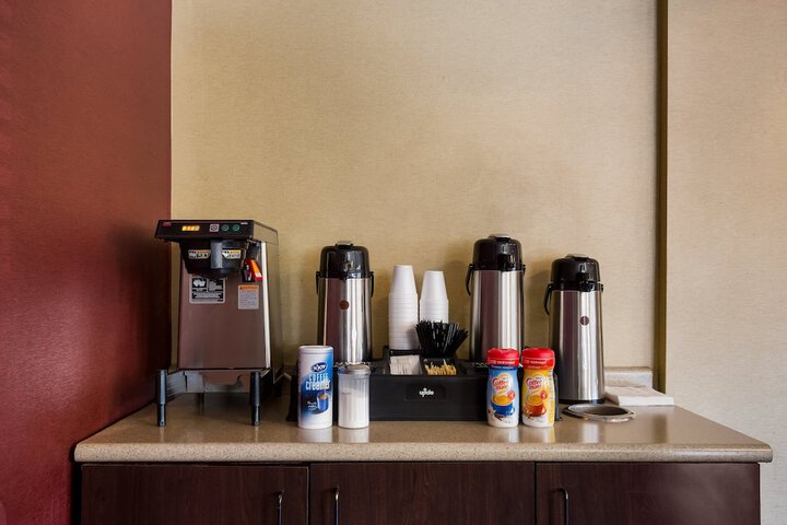 Breakfast/Coffee Service 31 of 32