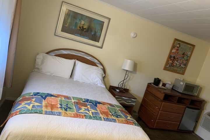Room 13 of 27