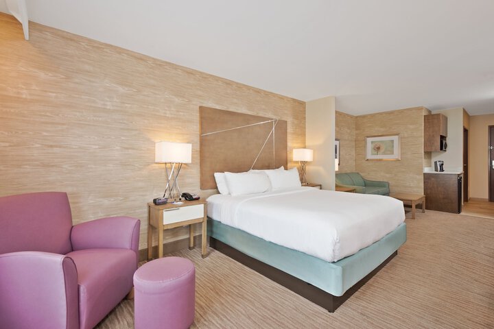Holiday Inn Express & Suites New Cumberland by IHG