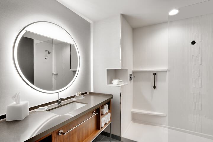 Room 10 of 20