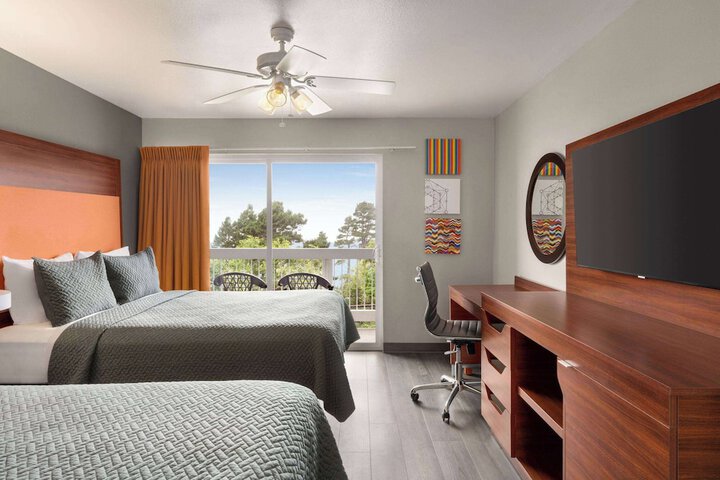 Travelodge by Wyndham Depoe Bay