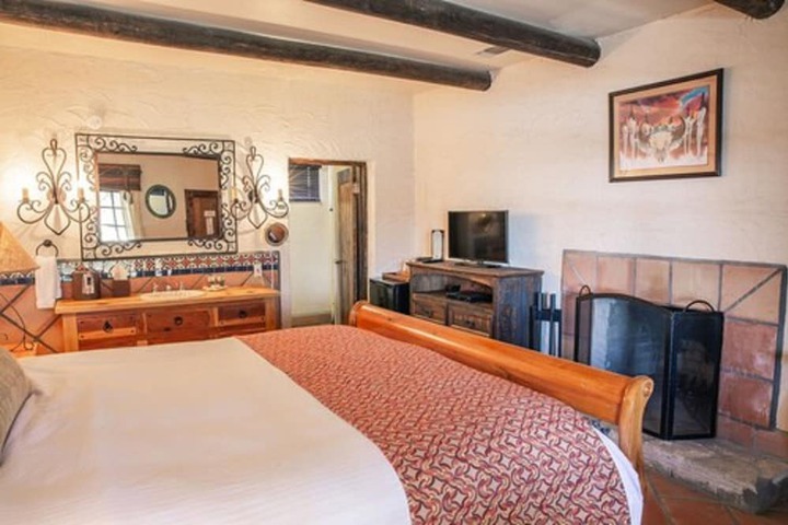 Room 21 of 49