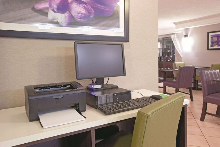 Business Center 23 of 23