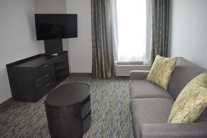 Room 16 of 44