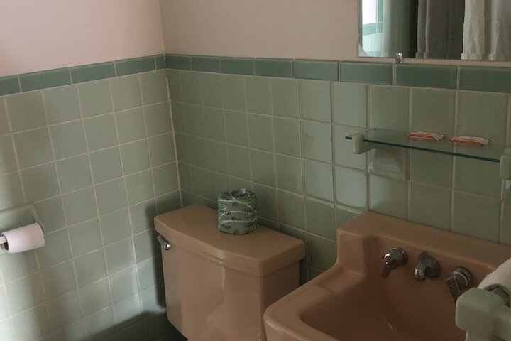 Room 11 of 16
