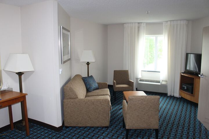 Room 25 of 104