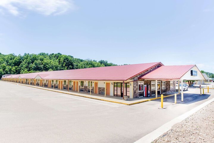 Travelodge by Wyndham Parkersburg