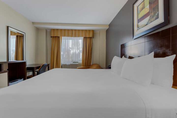 Room 32 of 60