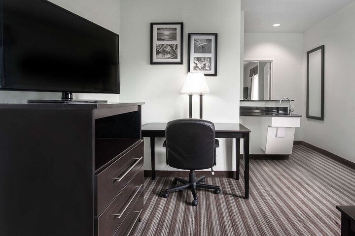 Room 15 of 24