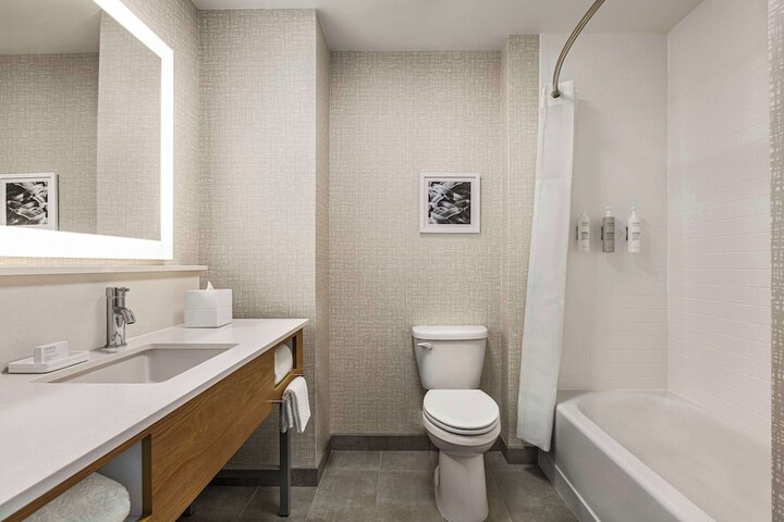 Hampton Inn & Suites San Mateo-San Francisco Airport