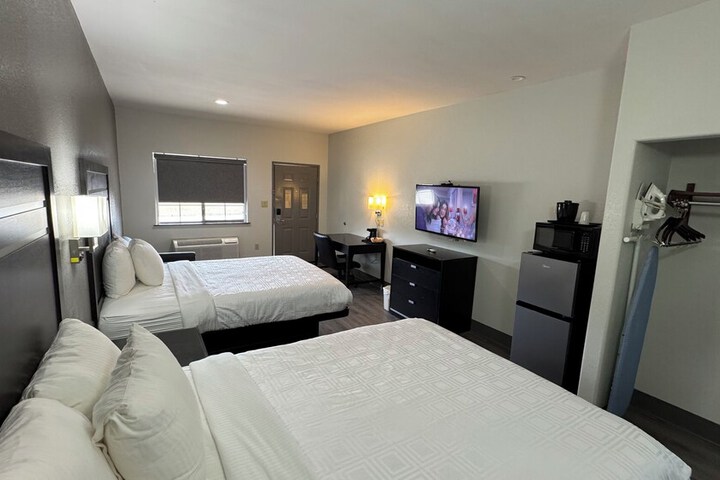 Room 52 of 72