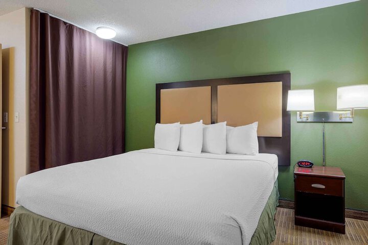 Room 16 of 24