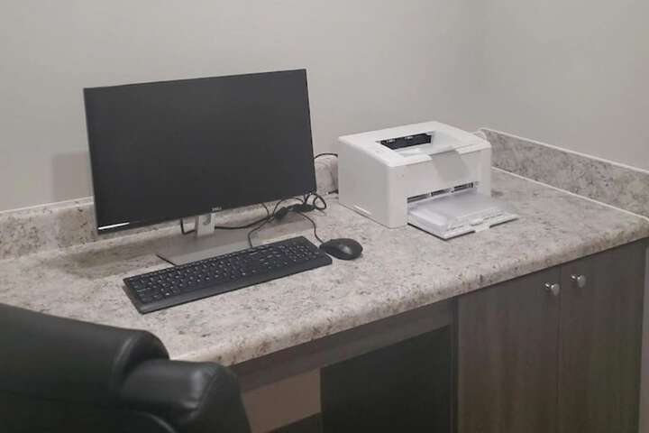Business Center 25 of 27