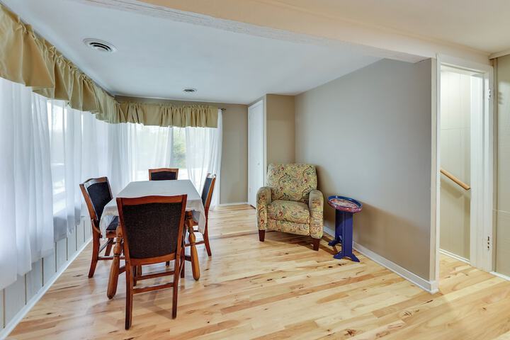 Salem Vacation Home w / Dock: Steps to Paddock Lake