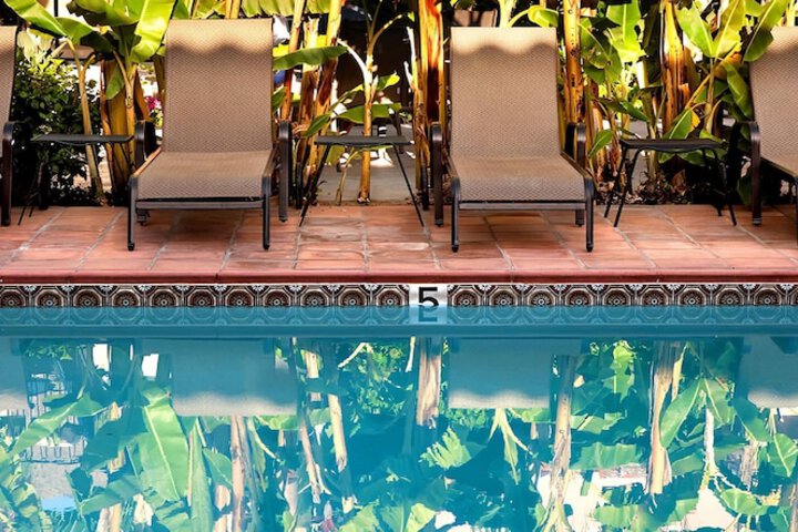 Pool 4 of 65