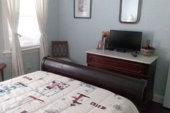 FOUR MILE BED & BREAKFAST