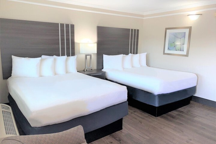Room 5 of 10