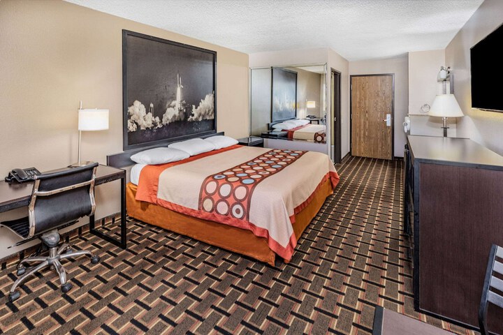 Room 16 of 58