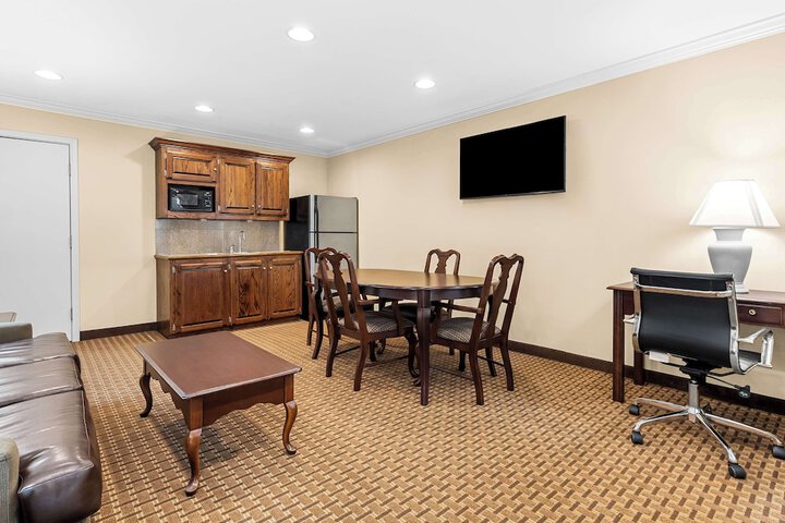 Best Western Forest Inn