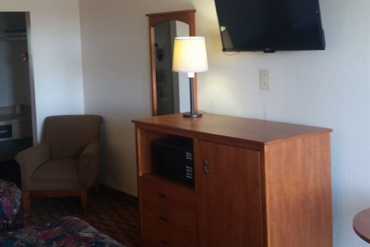 Room 21 of 33