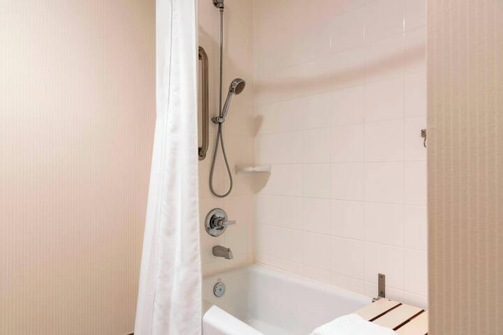 Delta Hotels by Marriott Kalamazoo Conference Center