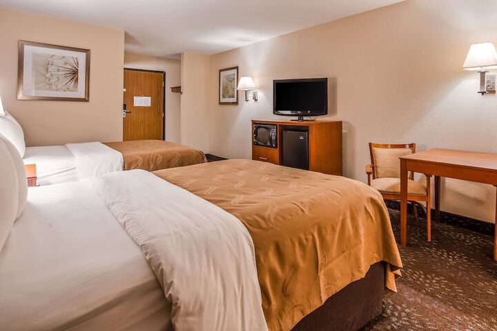Room 8 of 17