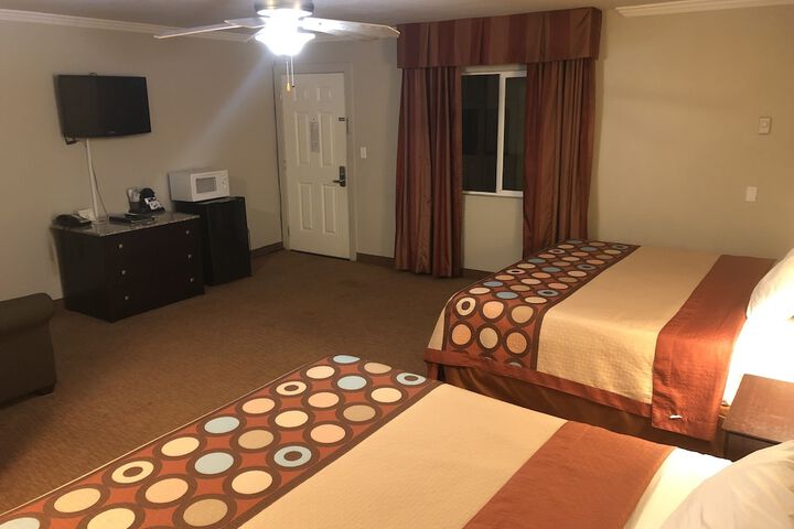 Room 14 of 16