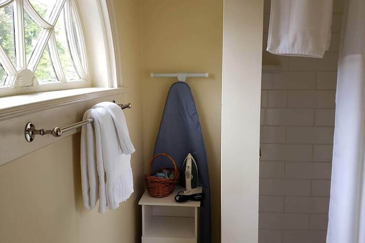 Room 48 of 100